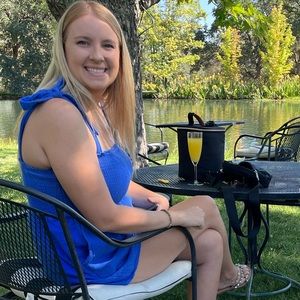 Meet your Posher, Madi